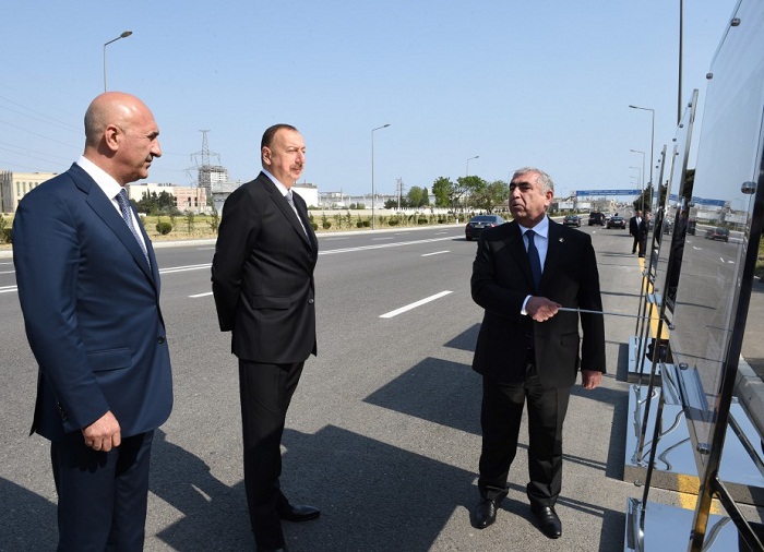 Le président Ilham Aliyev s’est familiarisé avec les travaux de voirie dans la rue Mikayil Aliyev de Bakou